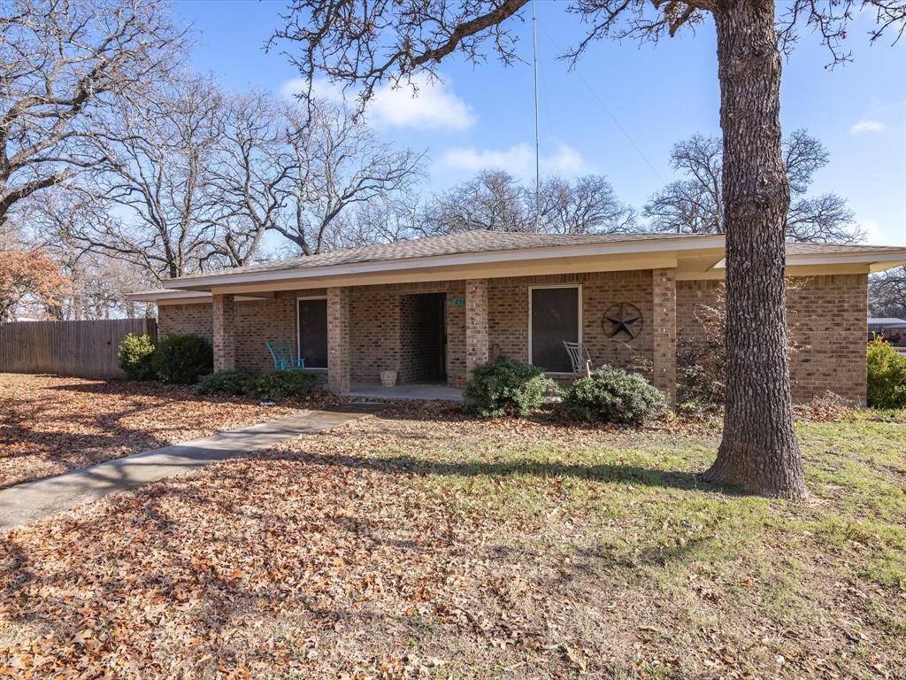 Bowie, TX 76230,258 Tanglewood Street