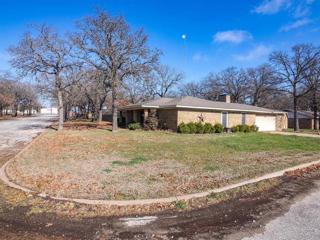 Bowie, TX 76230,258 Tanglewood Street