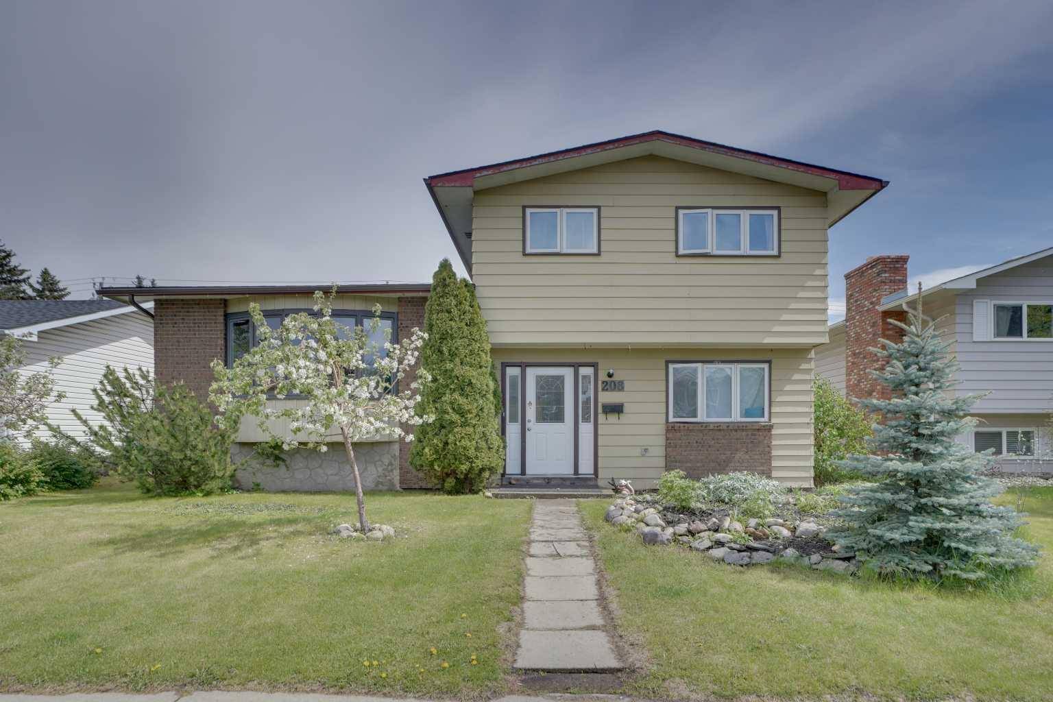 Calgary, AB T2J4E5,208 Queensland CIR SE