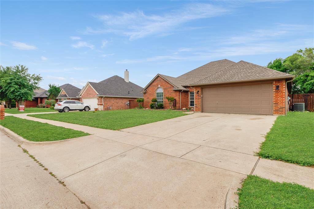 Saginaw, TX 76179,609 Carriage Lane