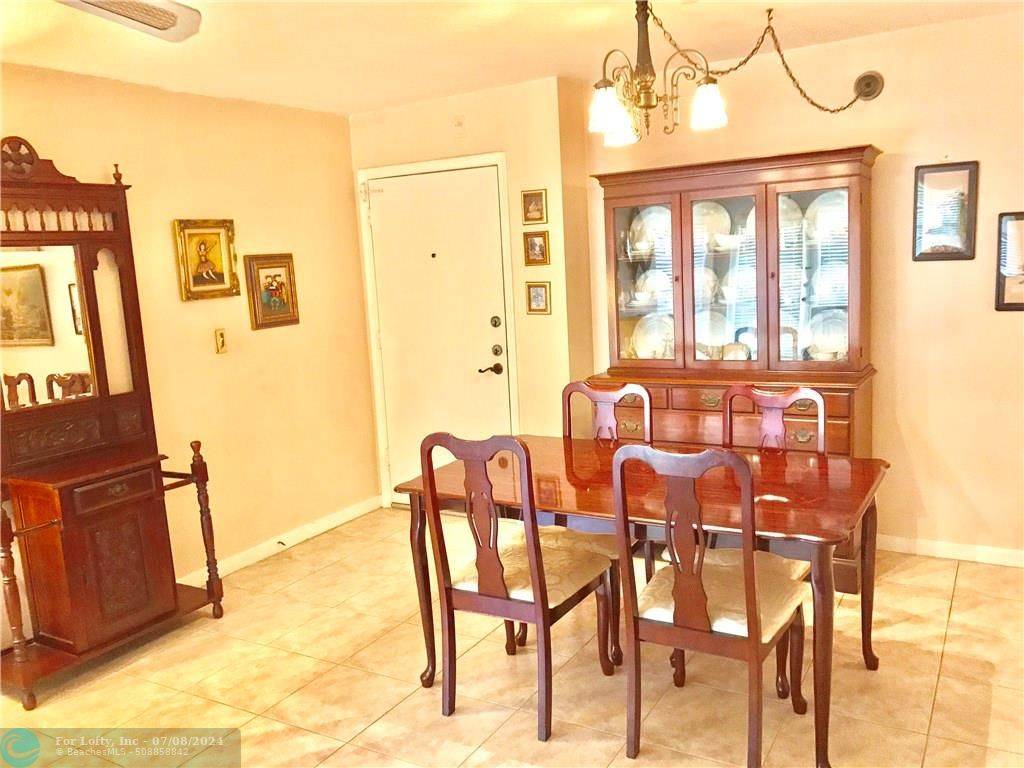 Wilton Manors, FL 33305,140 NE 19th Ct  #105-E