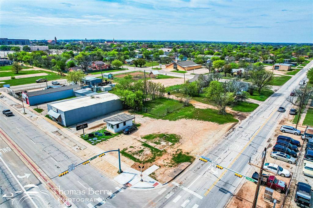 Abilene, TX 79601,942 Pine Street