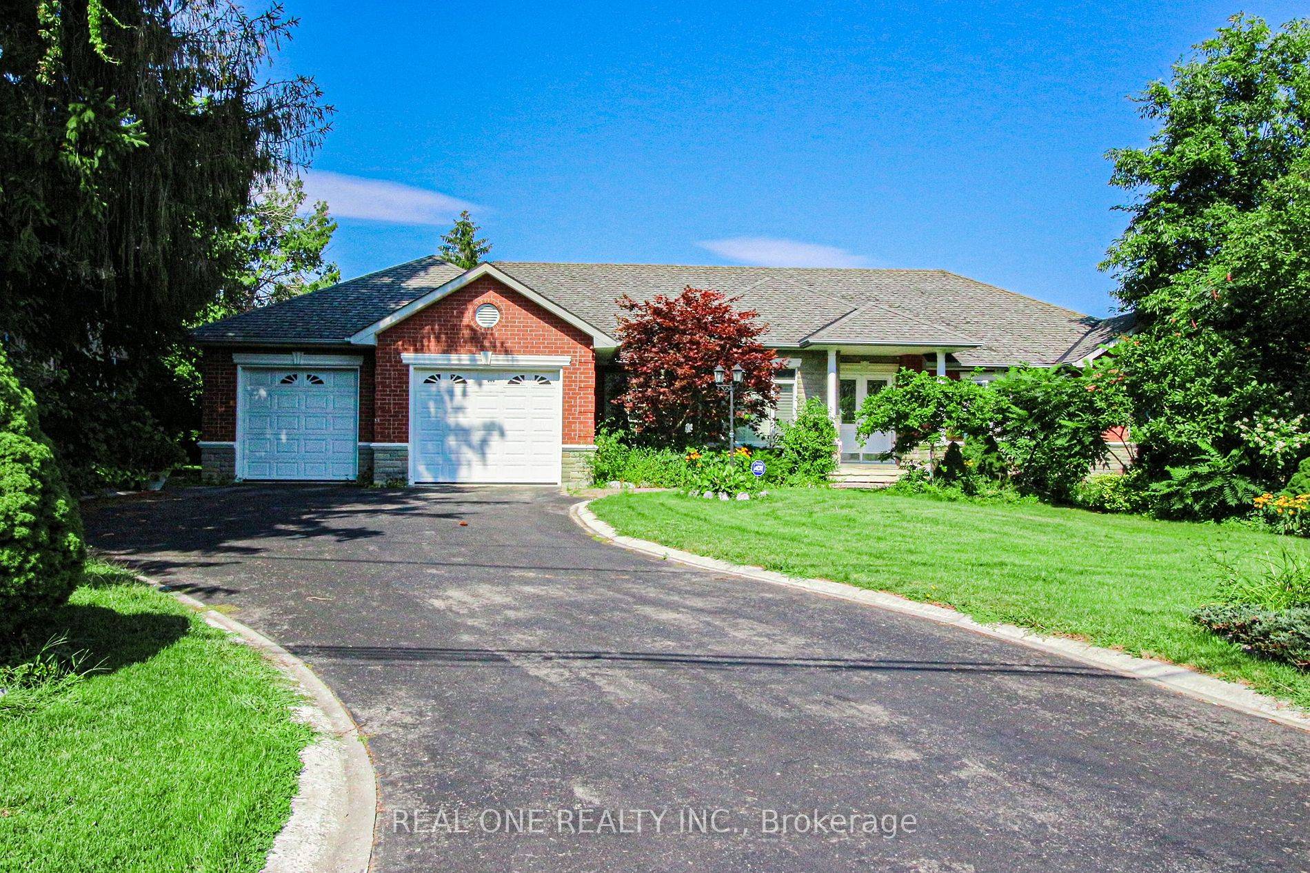 2523 Sharon Cres #B3, Mississauga, ON L5C 1Y9