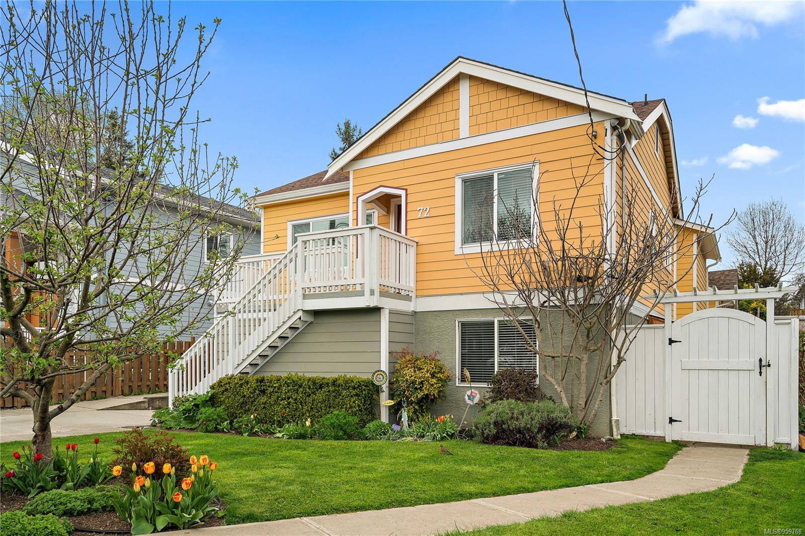 Saanich, BC V8Z 1J1,72 Regina Ave