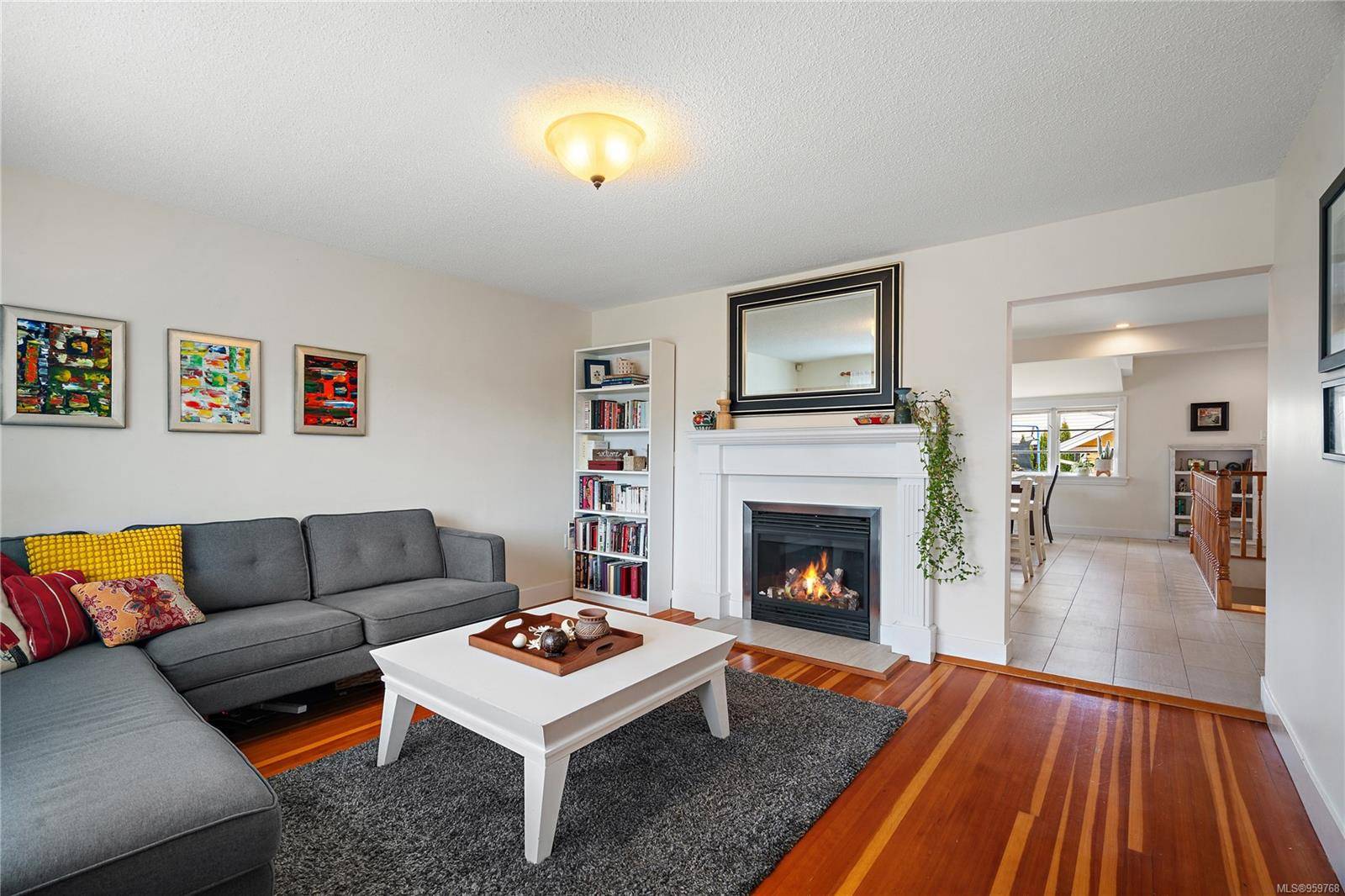 Saanich, BC V8Z 1J1,72 Regina Ave