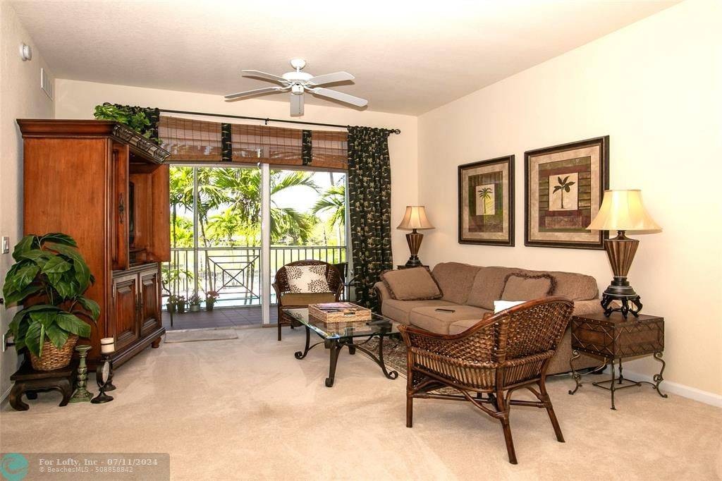 Pompano Beach, FL 33069,3500 Oaks Clubhouse Dr  #202