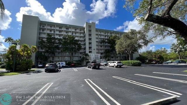 Pompano Beach, FL 33069,2238 N Cypress Bend Dr  #701