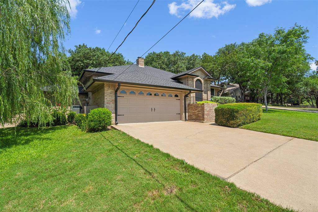 Granbury, TX 76049,5124 Largo Drive