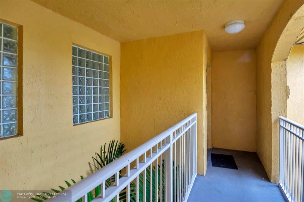 Pembroke Pines, FL 33024,9640 NW 2nd St  #5-304