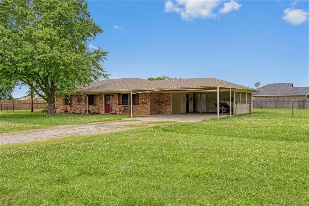 Leonard, TX 75452,1007 E Trinity Street