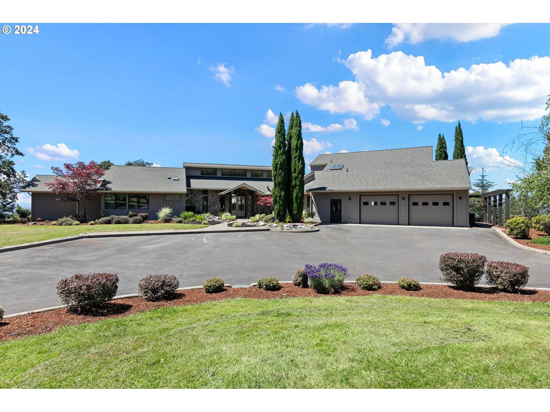 Eugene, OR 97408,90849 COBURGHILLS DR