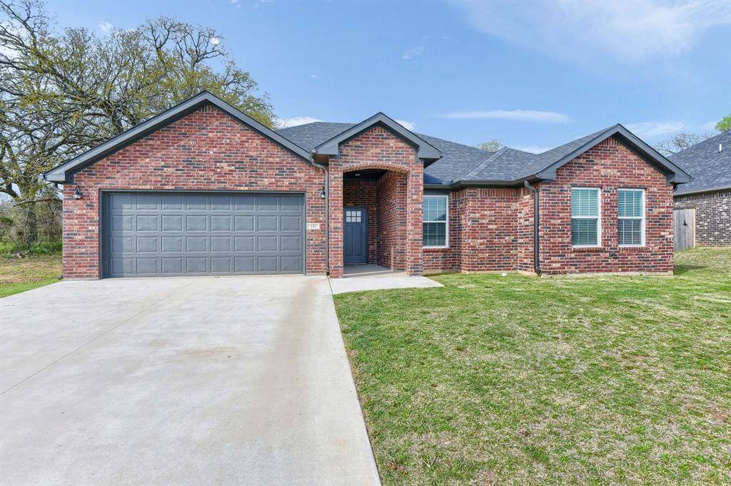 Pottsboro, TX 75076,131 North Meadows Street