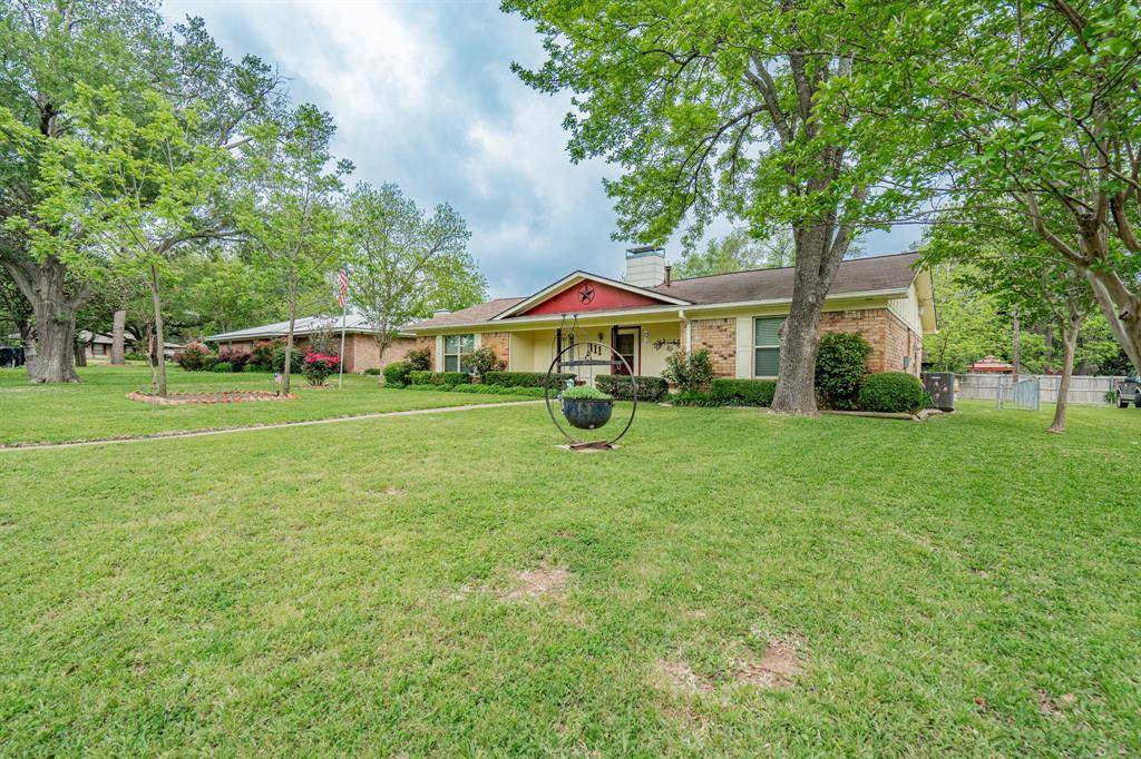 Terrell, TX 75160,111 Poinsetta Circle