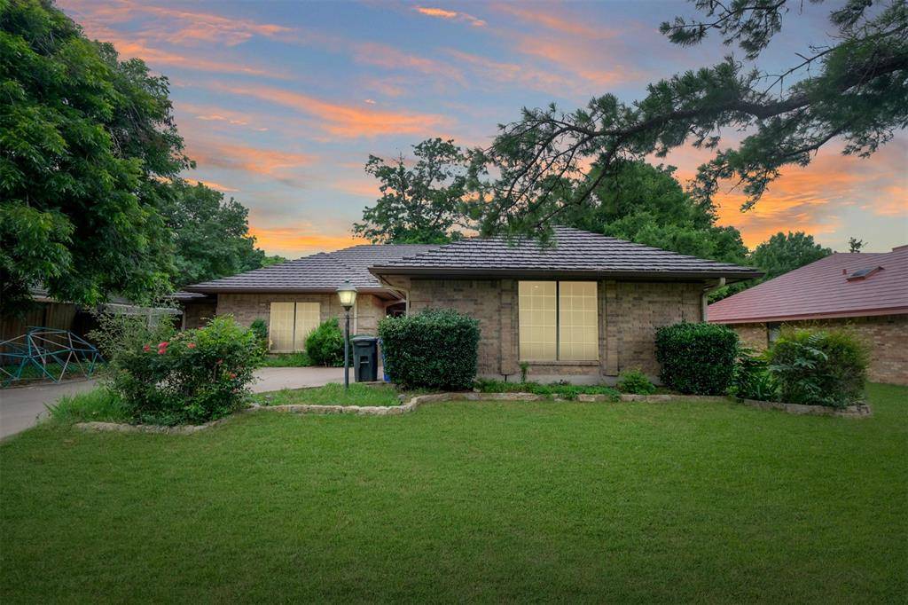 Azle, TX 76020,113 Lamp Lighter Court