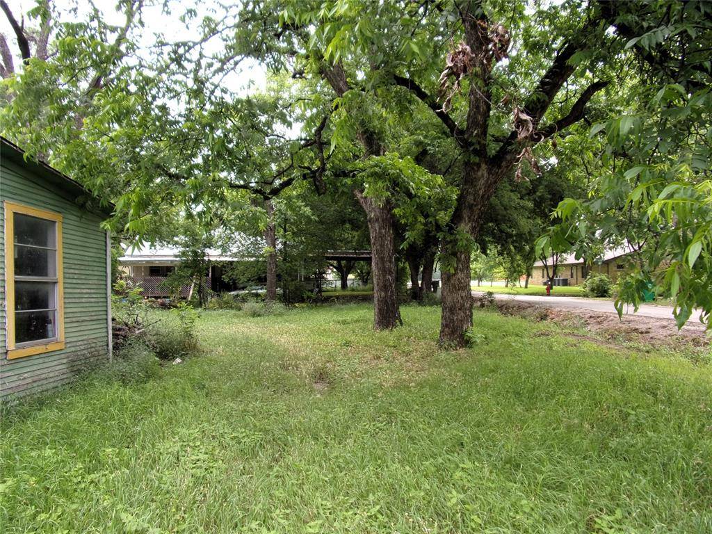 San Saba, TX 76877,606 W Brown Street