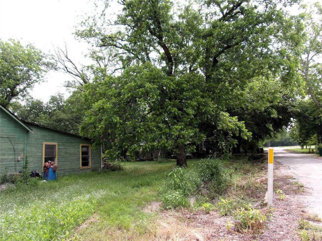 San Saba, TX 76877,606 W Brown Street