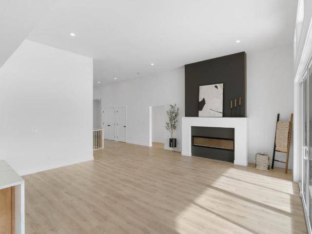 Kamloops, BC V1S 0B3,360 RUE CHEVAL NOIR