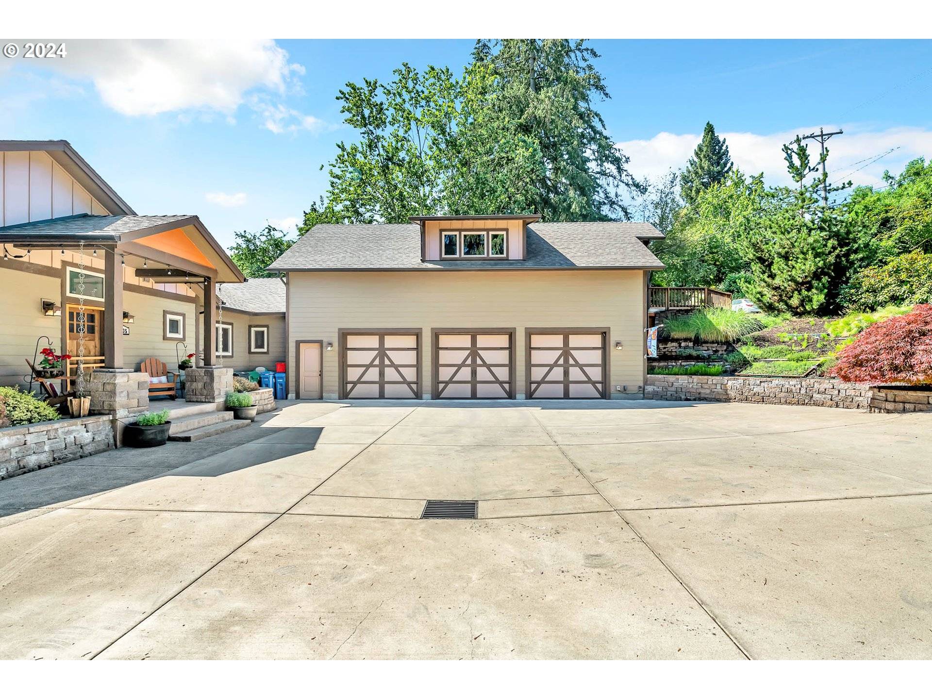 Eugene, OR 97403,2735 EMERALD ST