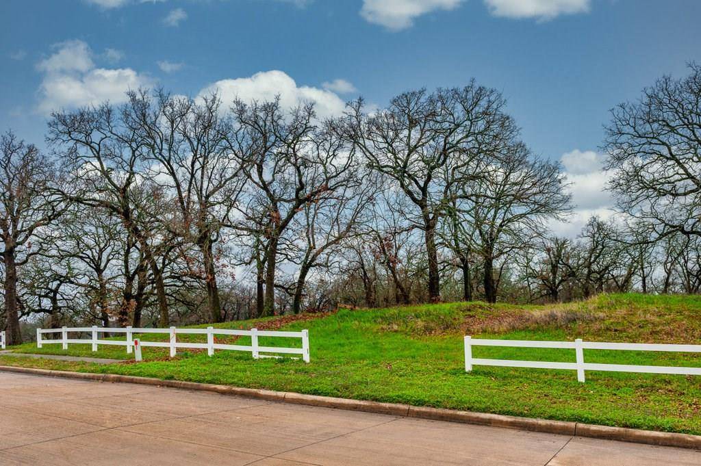 Burleson, TX 76028,116 Country Vista Circle