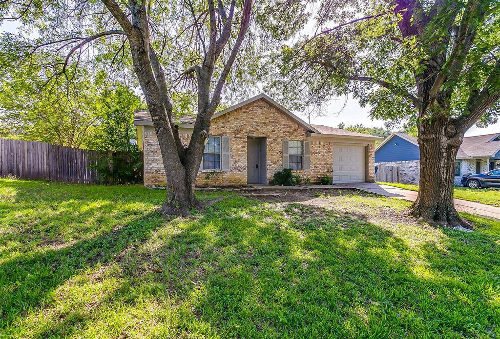 Burleson, TX 76028,840 Pine Mountain Drive