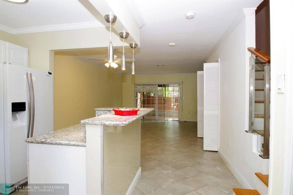 Dania Beach, FL 33004,450 SE 7th St  #250
