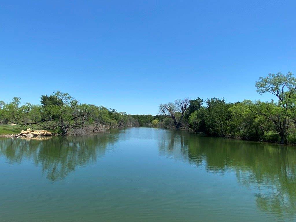 Valera, TX 76884,652 Private Rd.