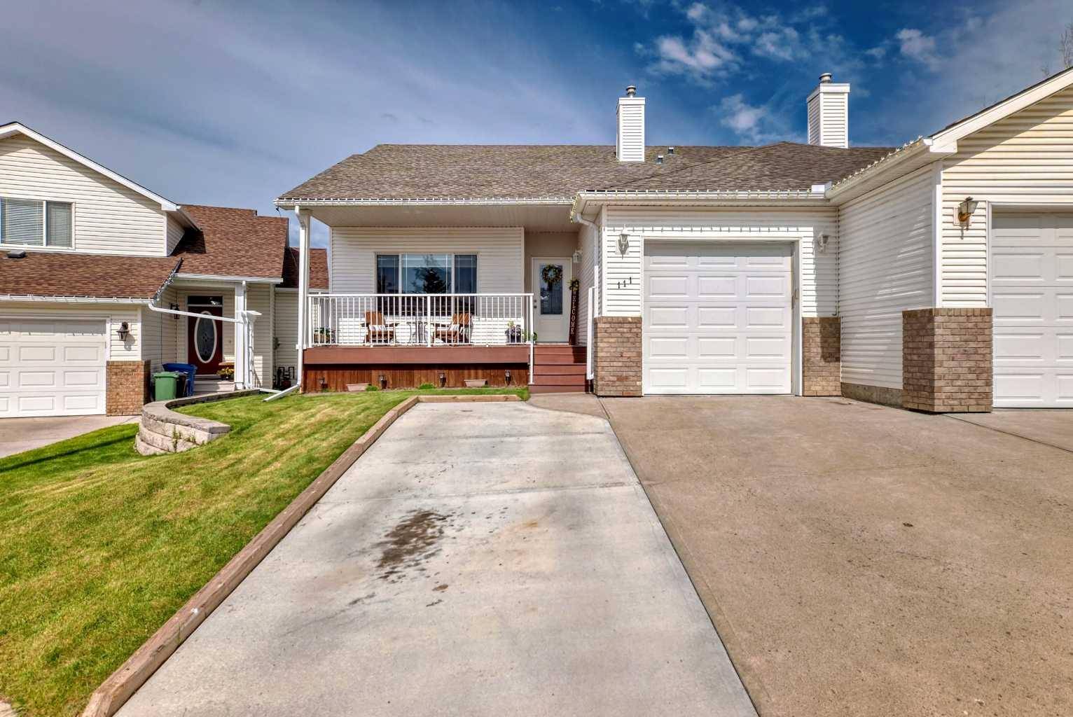 Okotoks, AB T1S 1R2,111 Sandstone CT