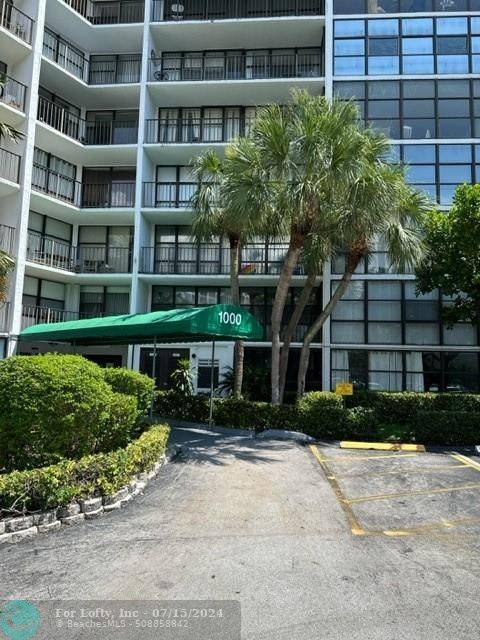 Hallandale Beach, FL 33009,1000 Parkview Dr  #102