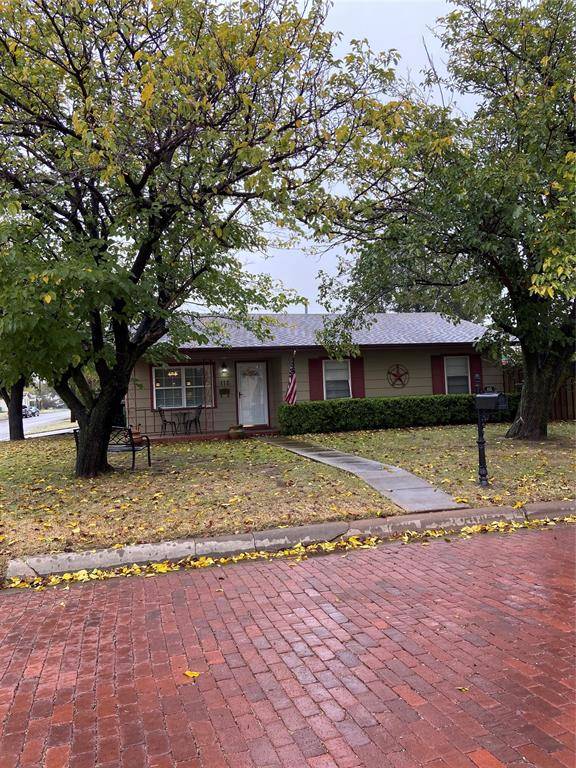 Olney, TX 76374,112 W Oak