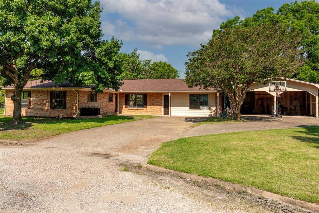 Whitewright, TX 75491,511 W Highland Drive