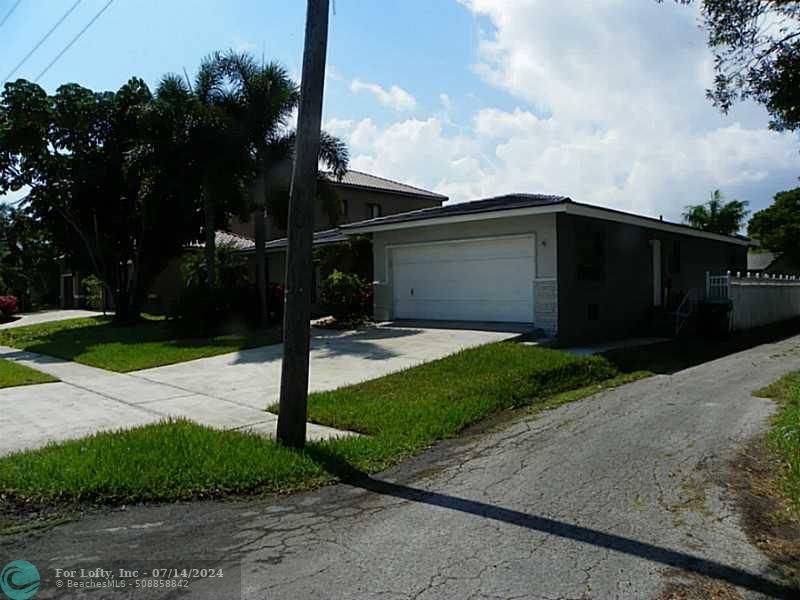 Dania Beach, FL 33004,207 NE 3RD AVE