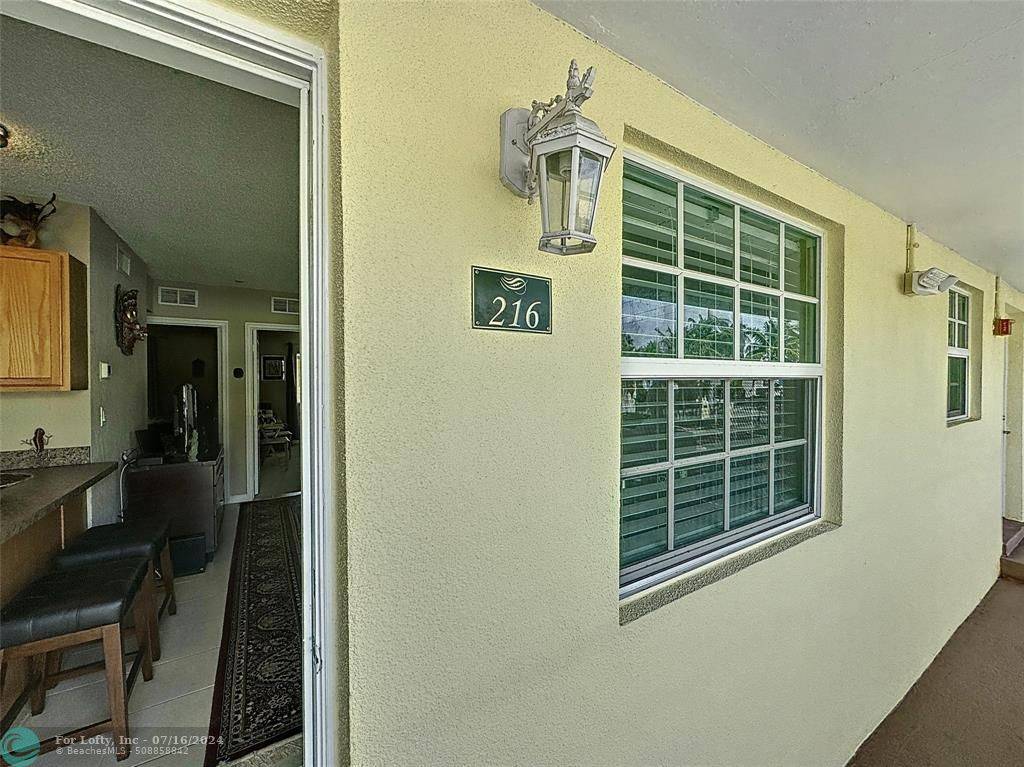 Wilton Manors, FL 33334,2660 NE 8th Ave  #216