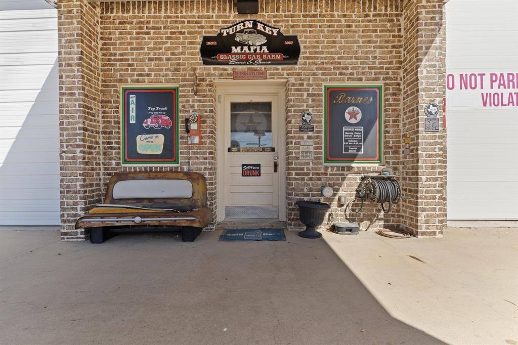 Joshua, TX 76058,9900 2nd Street