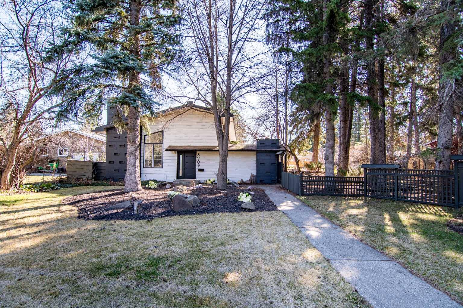 Red Deer, AB T4N 3N7,3209 Spruce DR