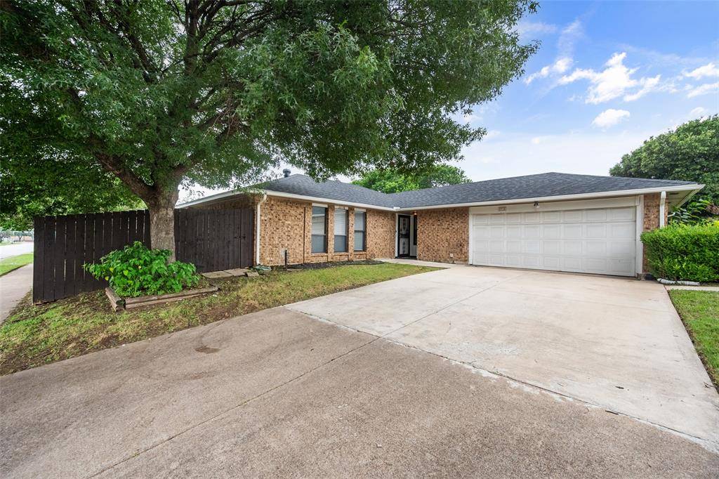 Arlington, TX 76014,2318 Clearhaven Drive