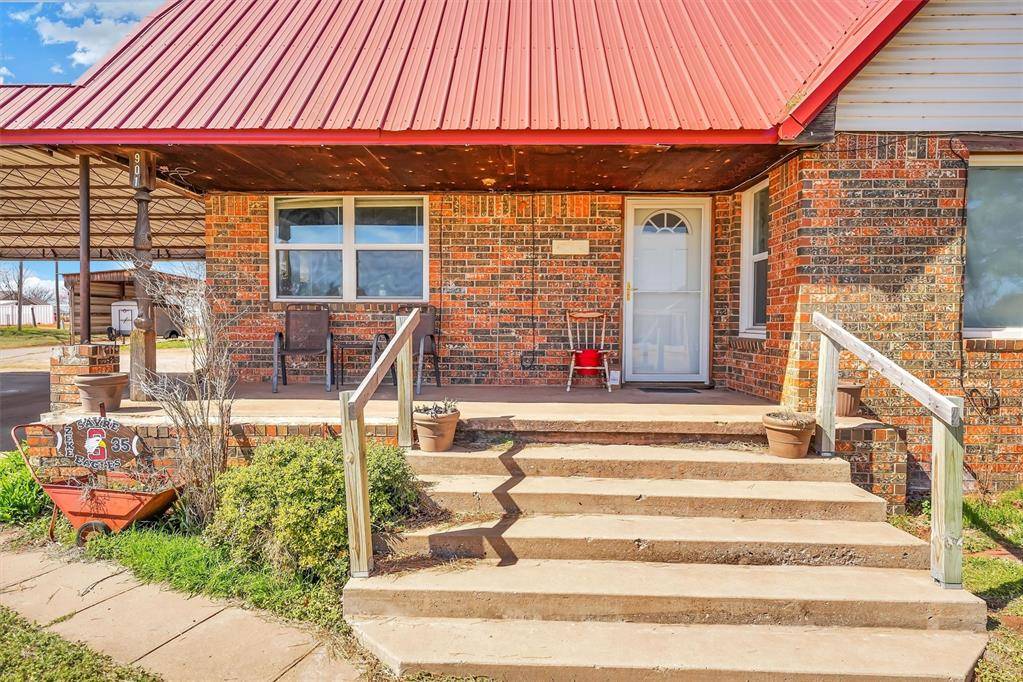 Sayre, OK 73662,901 N 4th Street