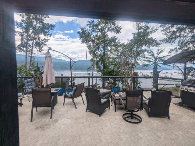 North Shuswap, BC V0E 1M8,7780 BENTLEY ROAD