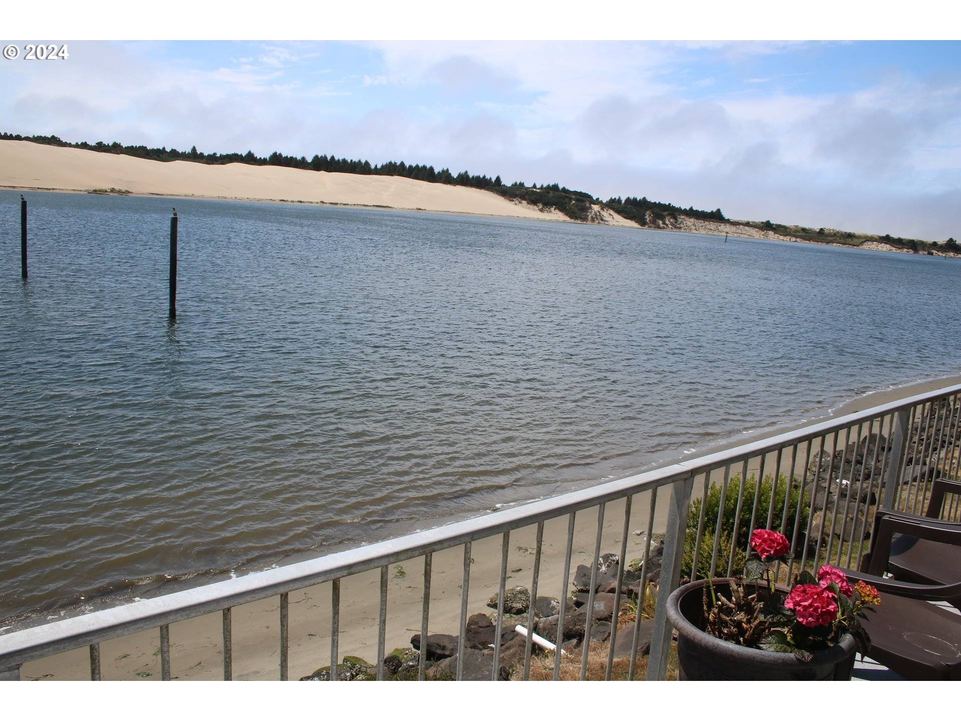 Florence, OR 97439,1060 BAY ST #2