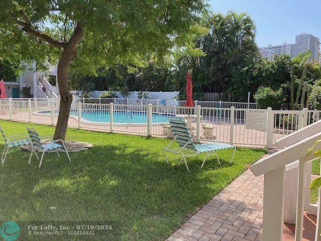 Lauderdale By The Sea, FL 33308,234 Hibiscus Ave.  #373