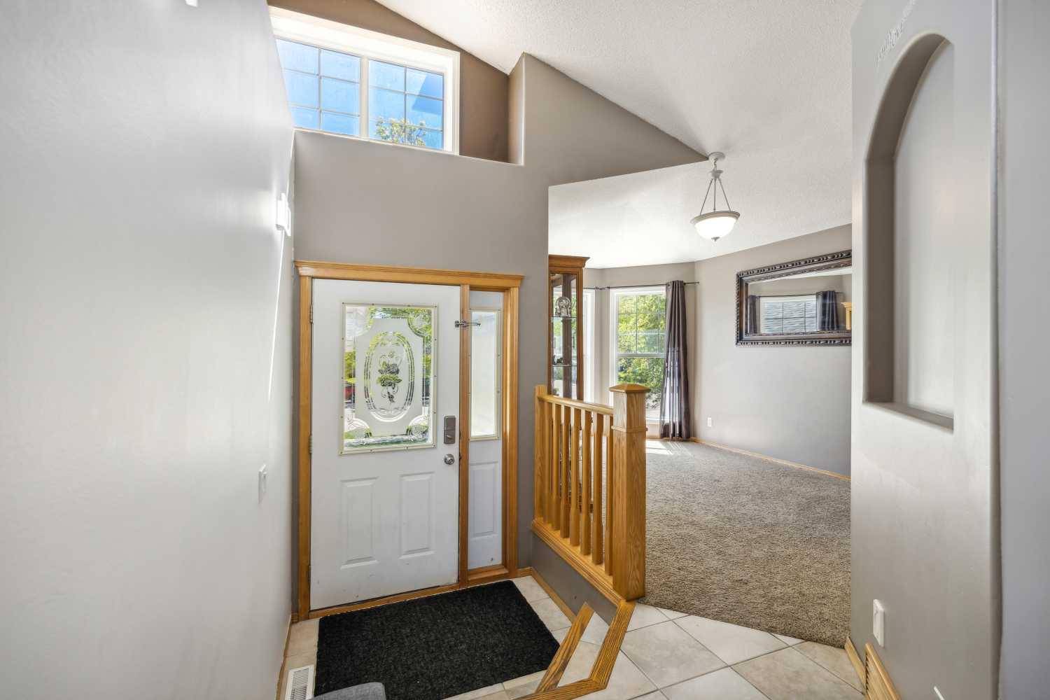 Chestermere, AB T1X 1G8,126 WEST LAKEVIEW Passage