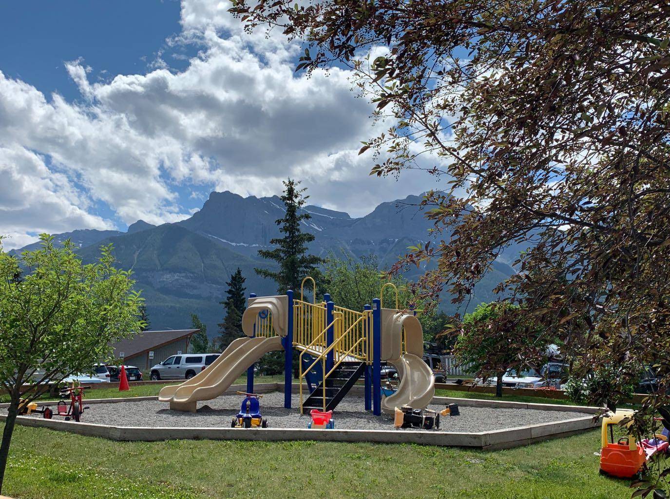 Canmore, AB T1W 1G8,115 Elk Run BLVD #111