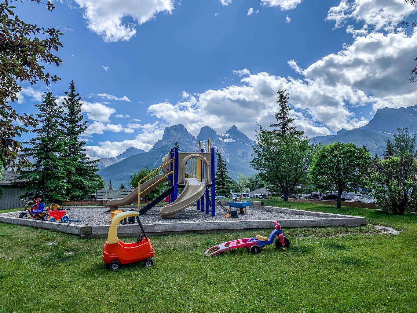 Canmore, AB T1W 1G8,115 Elk Run BLVD #111