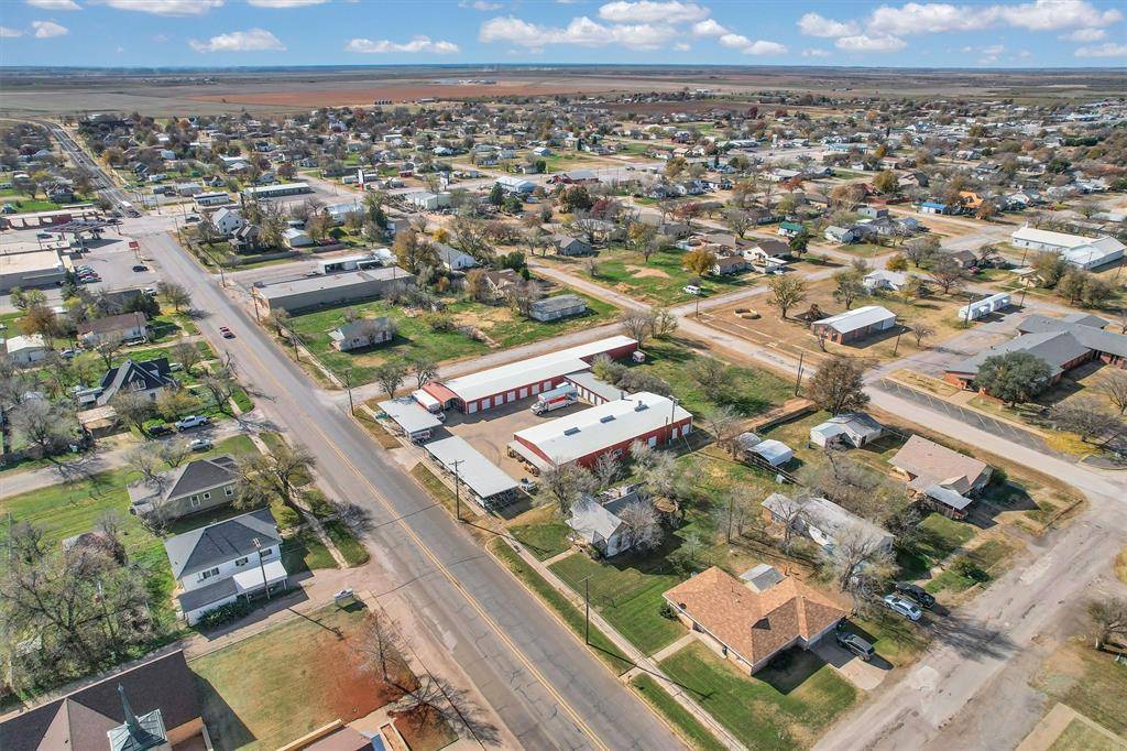 Quanah, TX 79252,810 Main