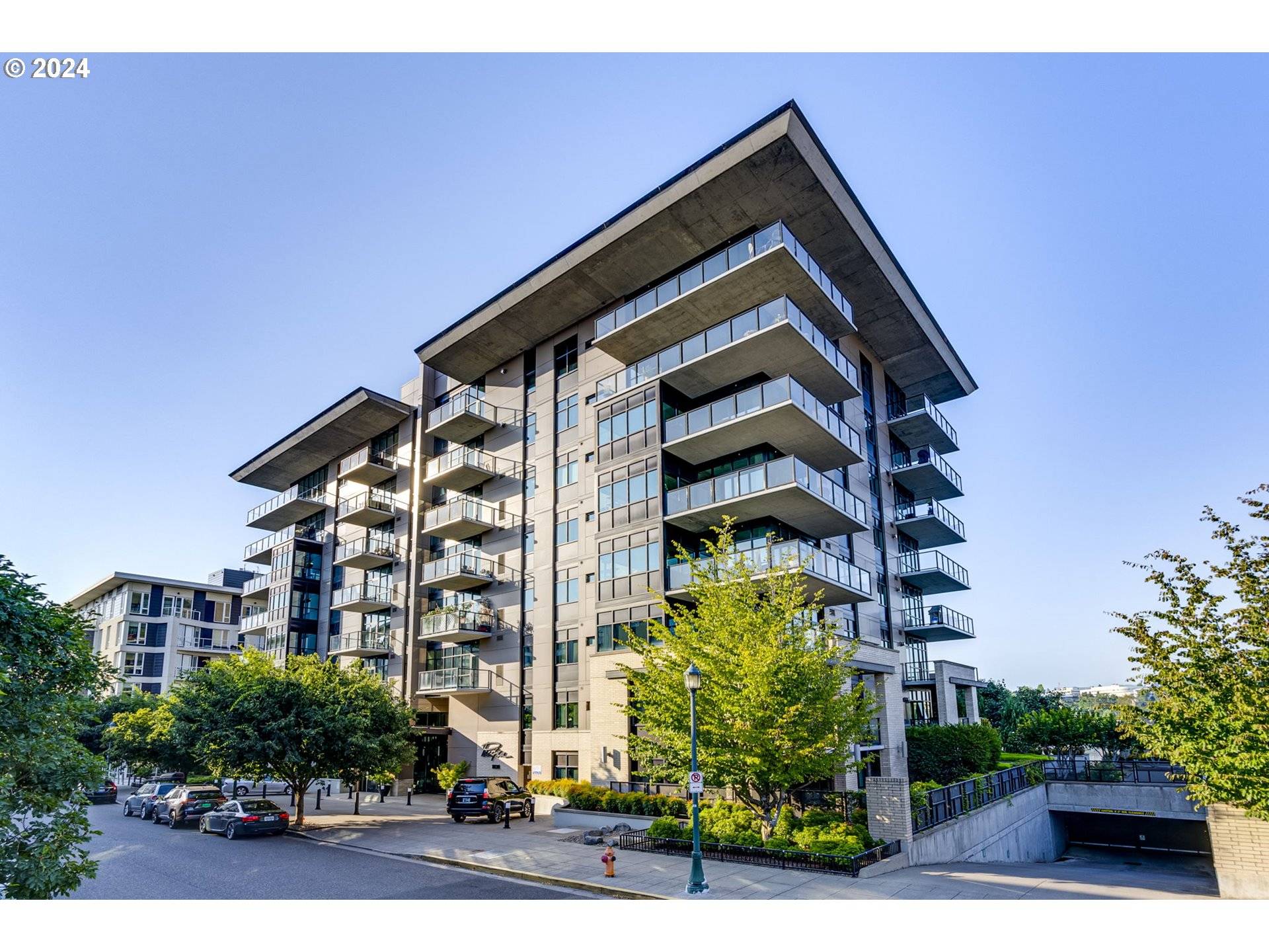 Portland, OR 97209,1830 NW RIVERSCAPE ST #304