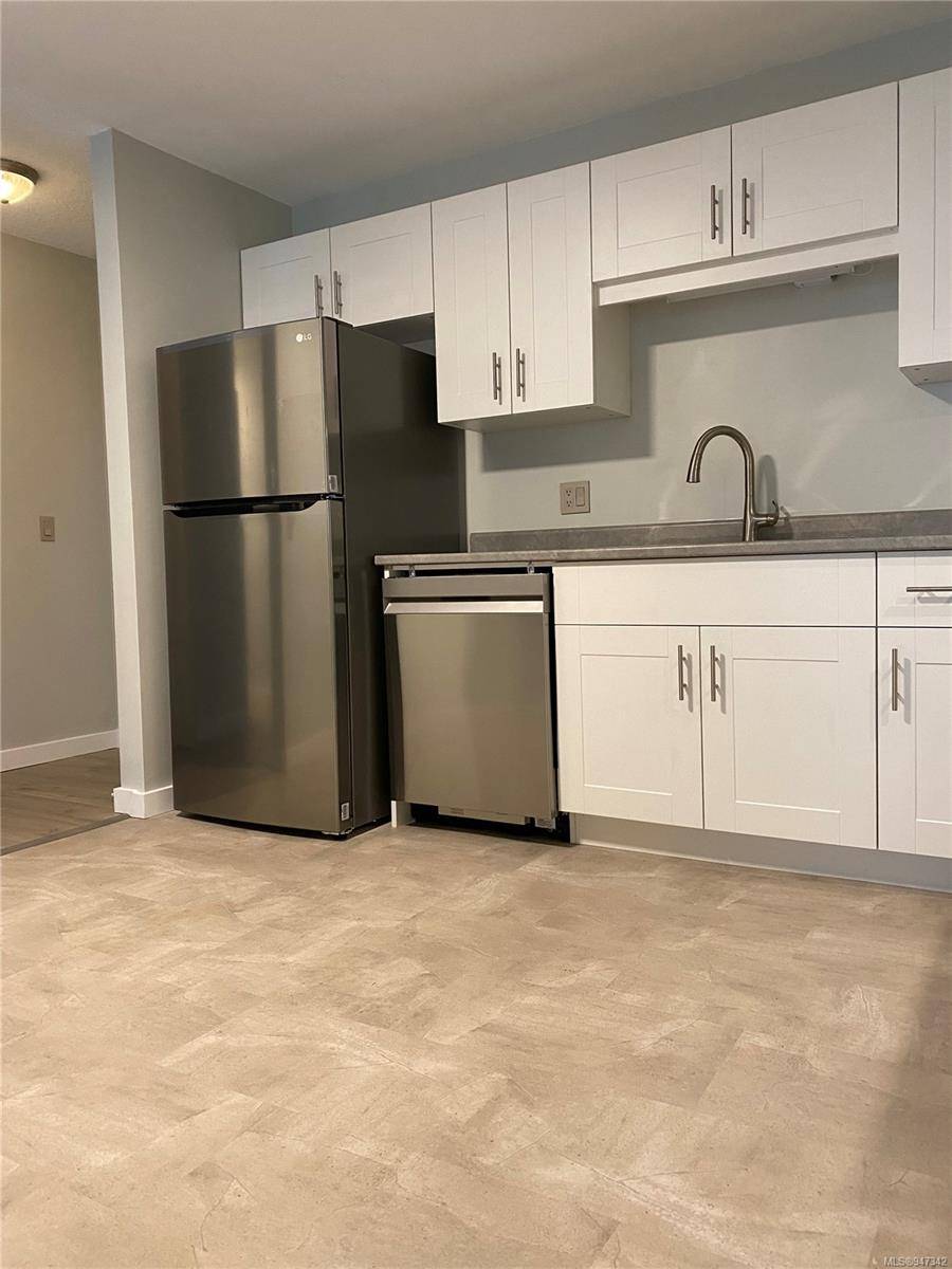 Nanaimo, BC V9T 4S9,4728 Uplands Dr #301