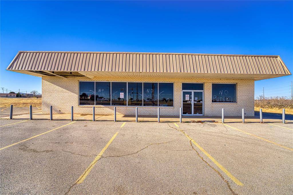 Altus, OK 73521,2421 E Falcon Road