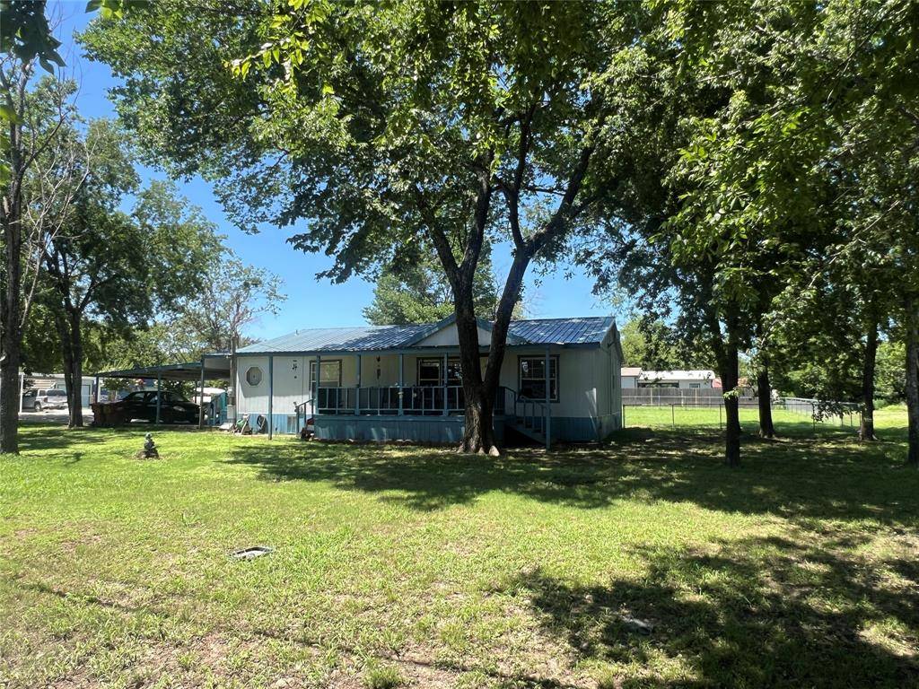 Quinlan, TX 75474,204 E Laura Avenue