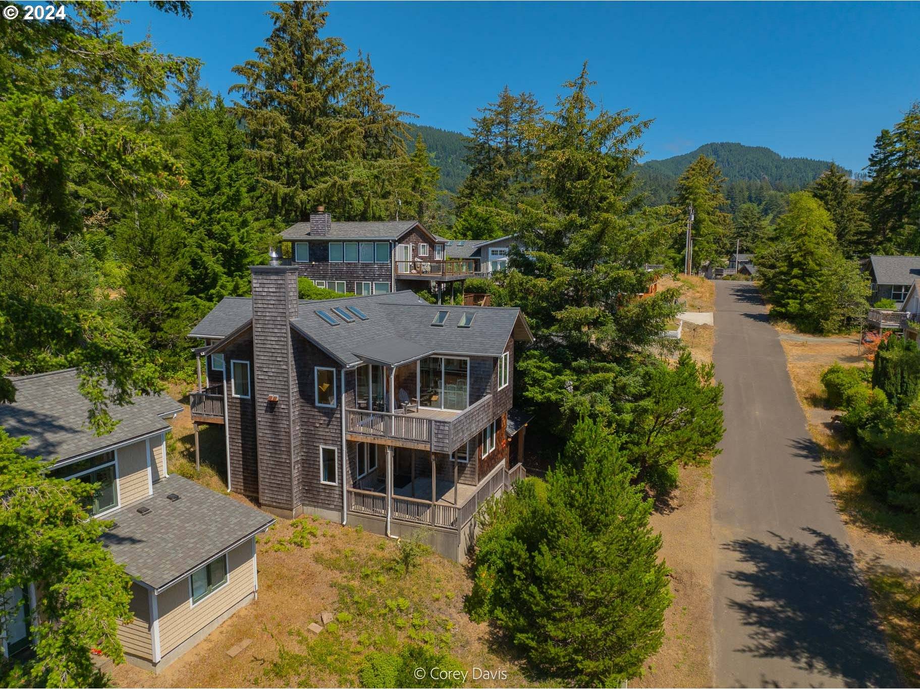 Manzanita, OR 97130,855 HEMLOCK ST