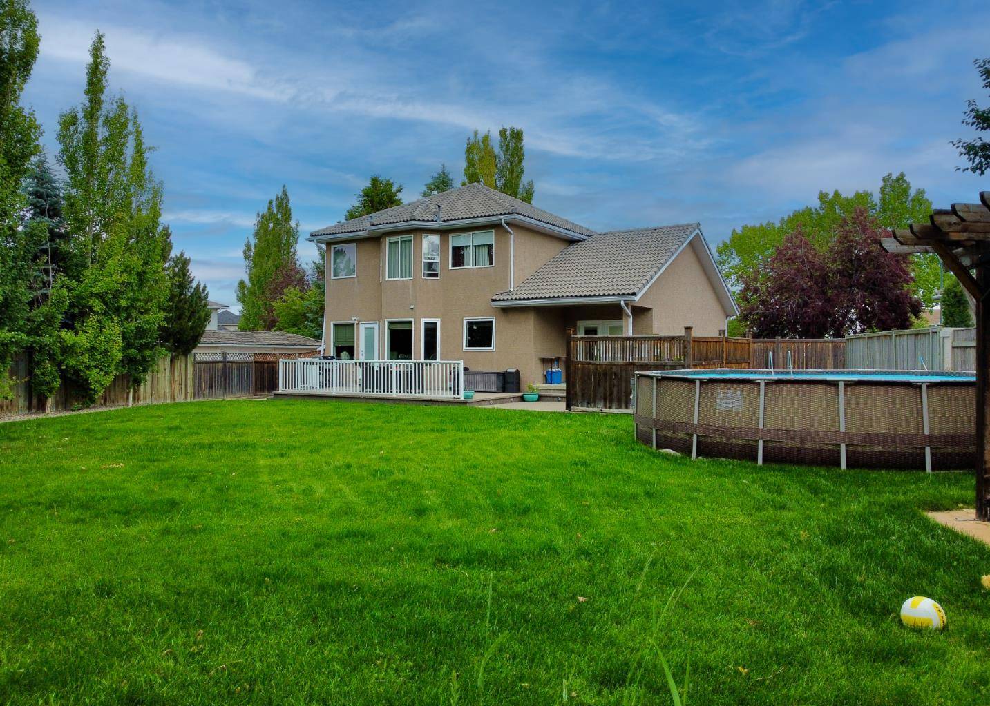 Lethbridge, AB T1K 6W5,105 Canyon Close W