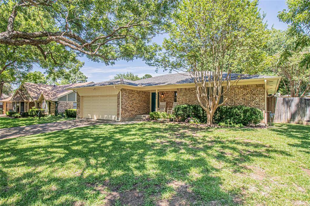 Grapevine, TX 76051,922 Kings Canyon Drive